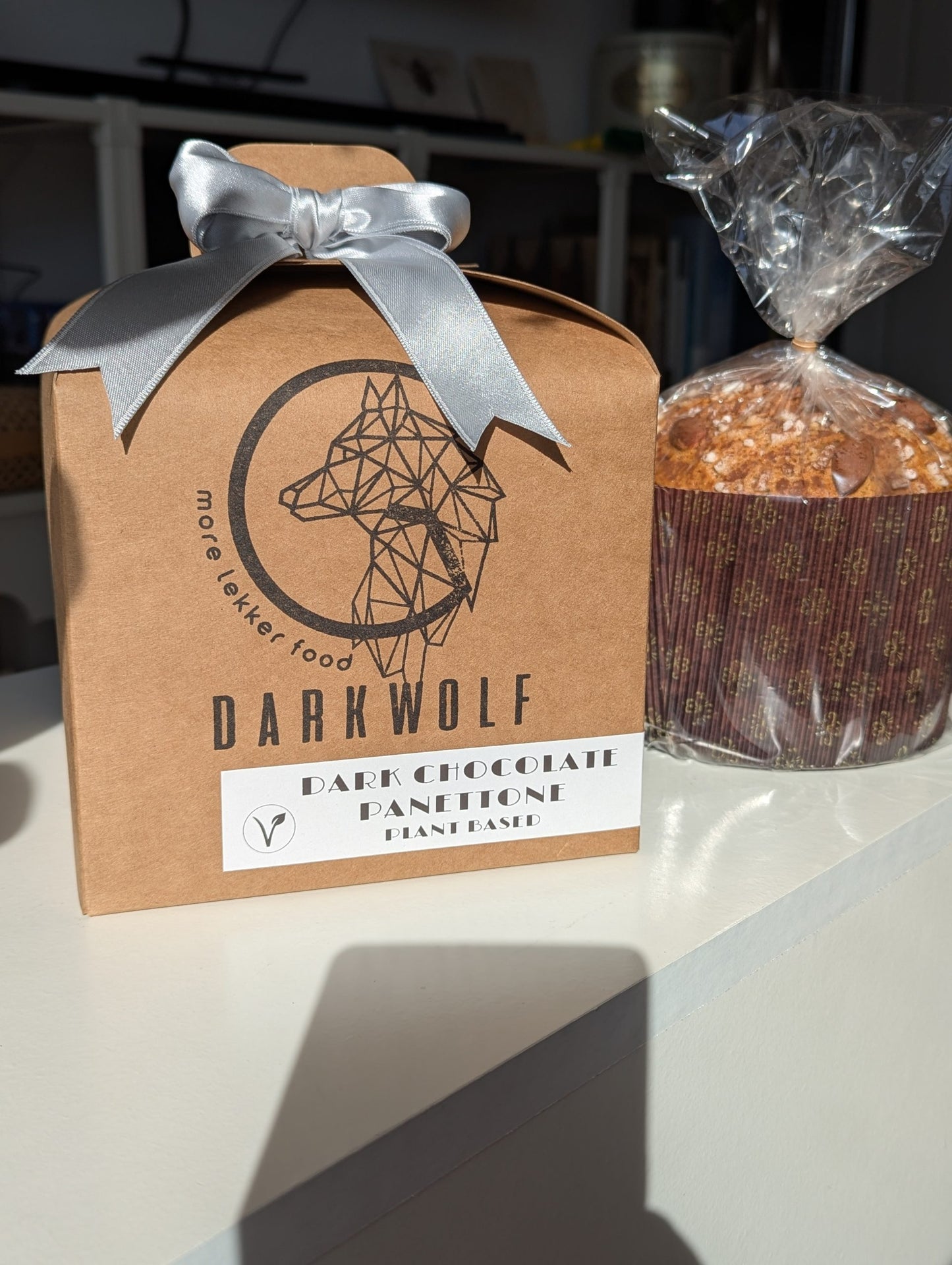 Vegan Paas Panettone-dark-chocolate