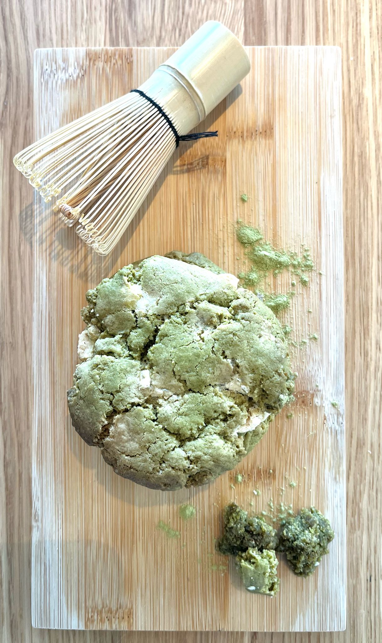 XL Vegan Matcha koek met Vegan Witte Chocolade