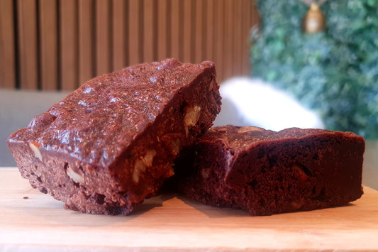 Vegan chocolade brownie met stukjes chocolade en walnoot - 50 gram