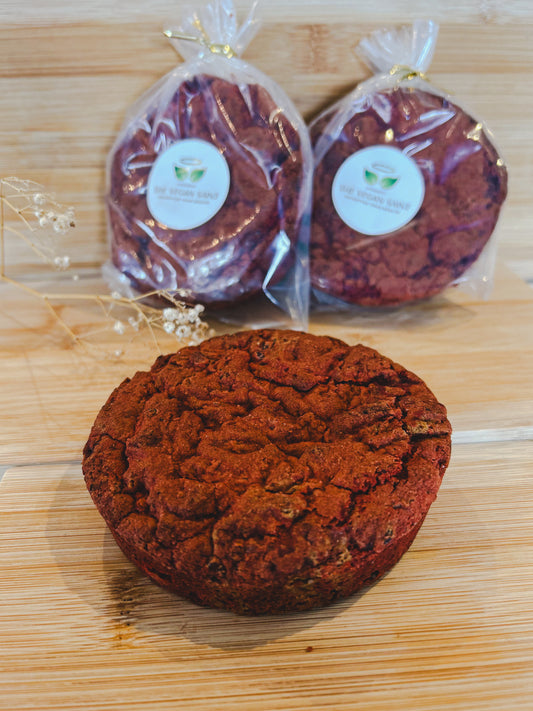  "Een weelderige XL Red Velvet koek, perfect voor glutenvrije en veganistische lekkernijen."