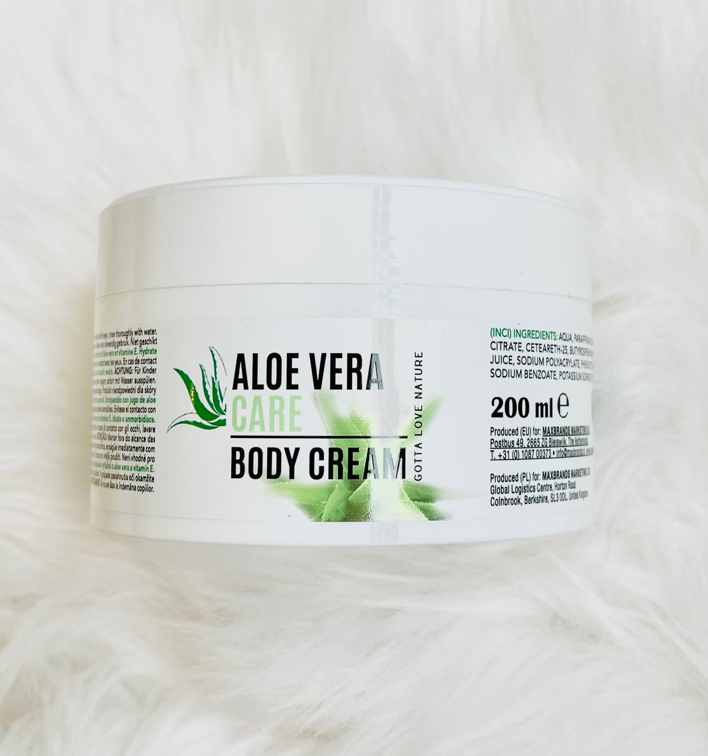  "Aloë Vera Care Body Crème van Gotta Love Nature in een witte pot van 250 ml, met een groene deksel. De verpakking toont een afbeelding van een Aloë Vera plant en benadrukt de hydraterende en verzachtende eigenschappen van de crème, verrijkt met Aloë Vera sap en vitamine E."