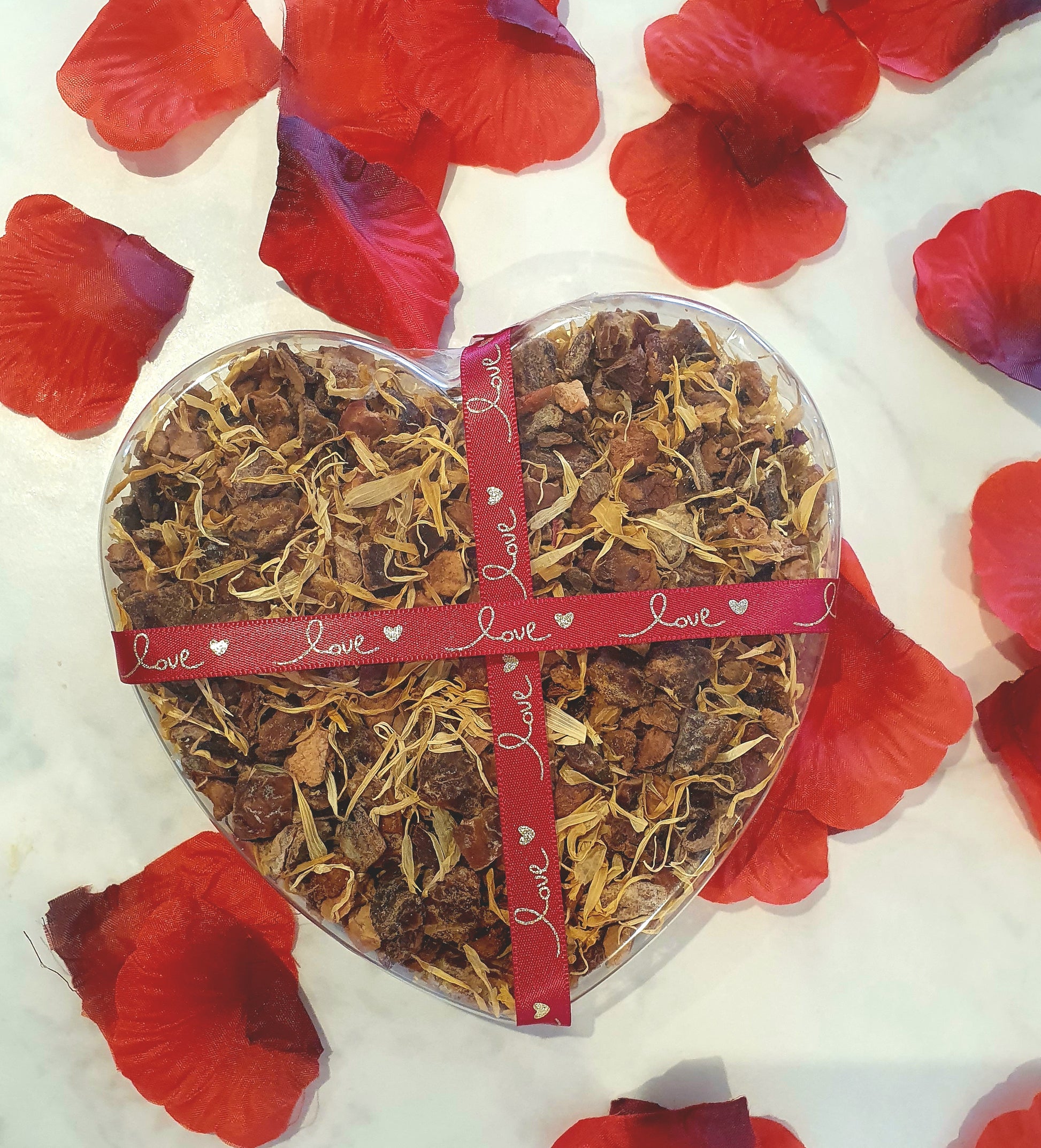 Valentijn brievenbus kado | hart met vruchten thee | appelkruimelcake smaak| 85 gram